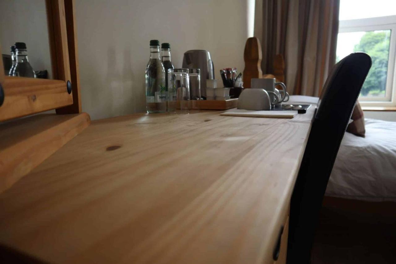 The Hare & Hounds Inn Foulridge Extérieur photo