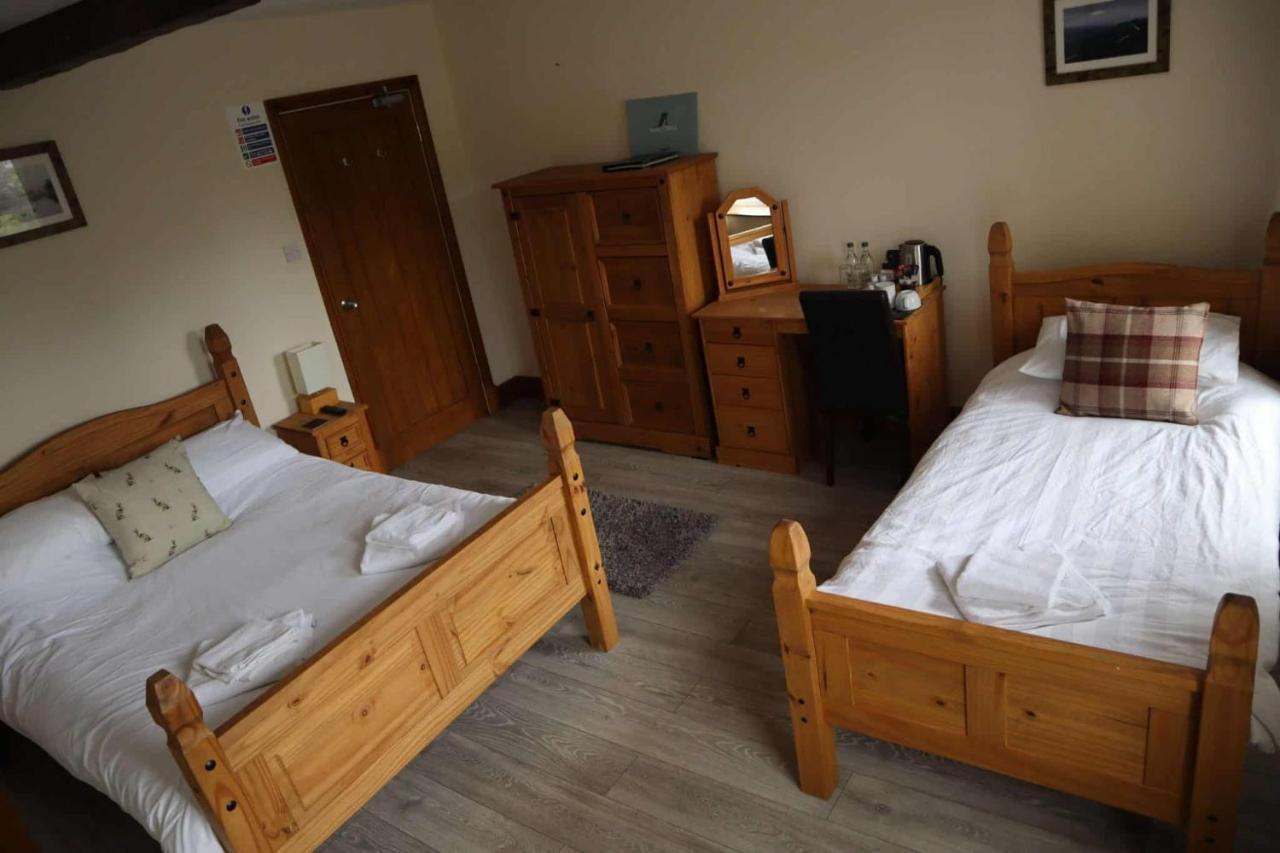 The Hare & Hounds Inn Foulridge Extérieur photo