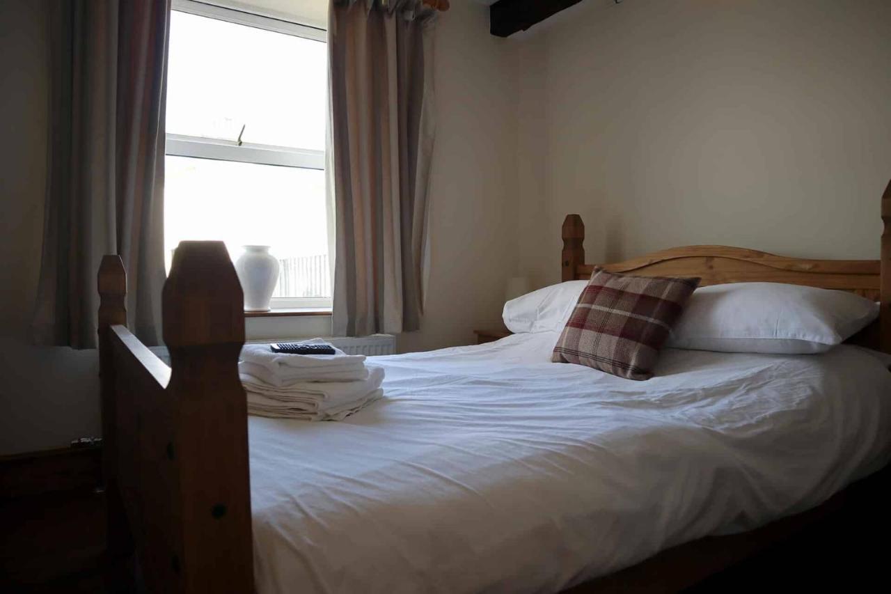 The Hare & Hounds Inn Foulridge Extérieur photo